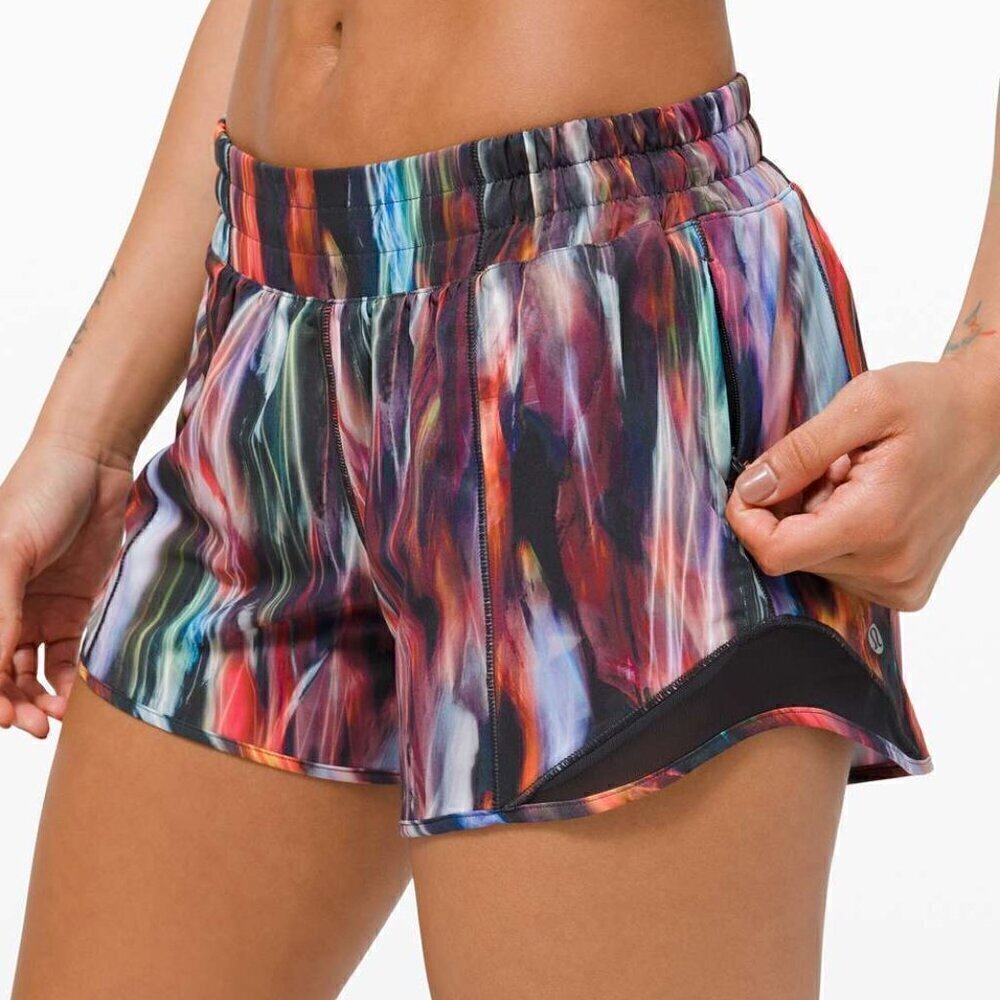 Lululemon Hotty Hot Short II *Long 4" - 4 Chroma Fusion Multi/Black